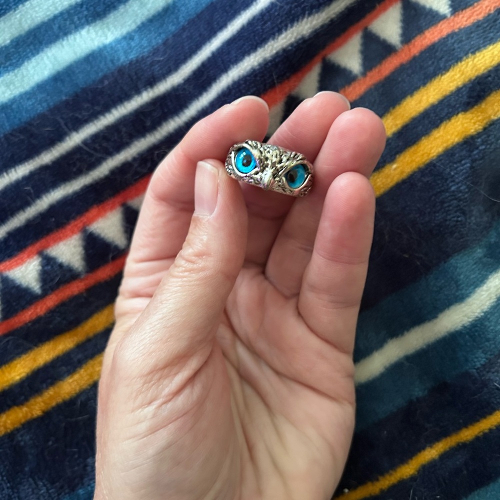 Silvertone and Blue Glass Ring with Owl Design